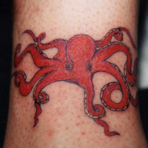 De Novo decorative tattoo of an octopus